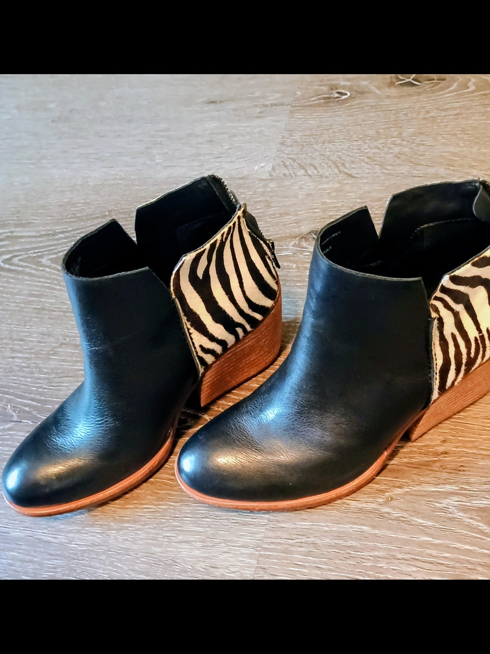 Kork-Ease Black Leather Ankle Booties with Zebra-Print Heel Size 8